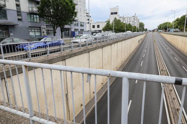 Zagreb: Ponovno zatvoren podvožnjak Slavonske i Zagrebačke avenije kod Vjesnika