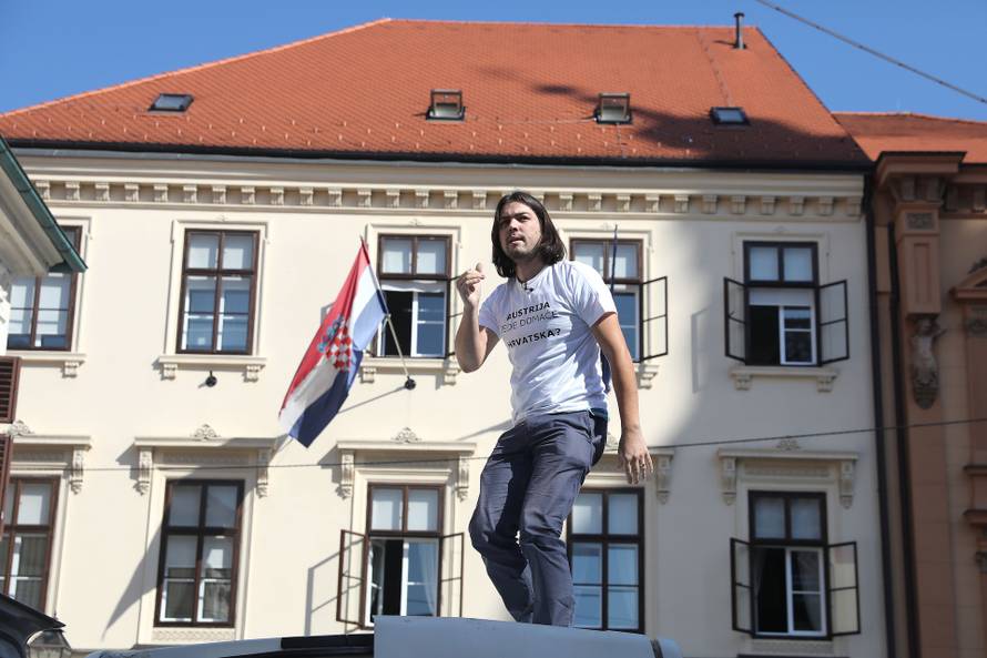 Zagreb: Kaos pred Vladom, Sinčić istovario hrpu lubenica na Markovom trgu