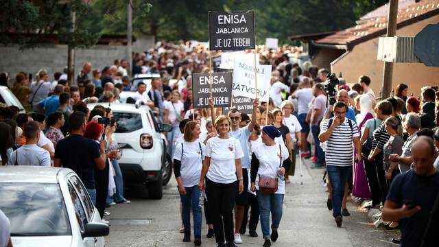 Jablanica: Prosvjed u znak podrške pretučenoj radnici Enisi Klepo