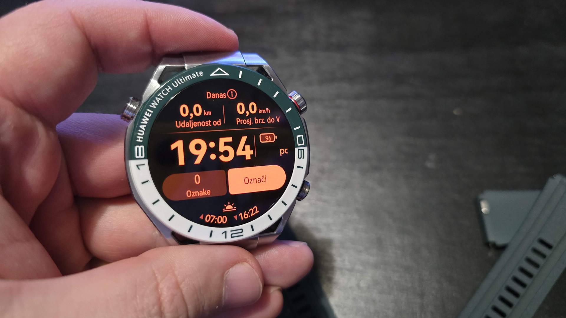 Golfersko zelenilo: Što donosi  novi Huawei Watch Ultimate?