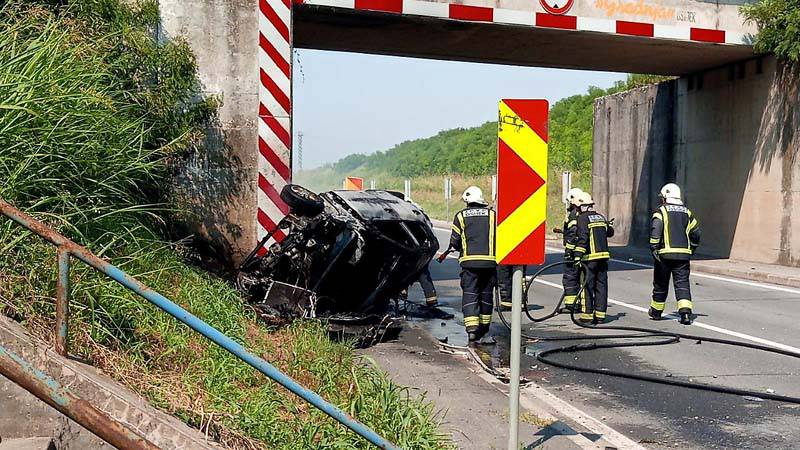 'Bio je sav u plamenu': Zapalio se auto na cesti kraj Osijeka...