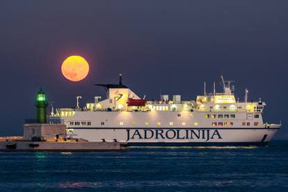 FOTO Prekrasni prizori: Ovo je najveći supermjesec ove godine