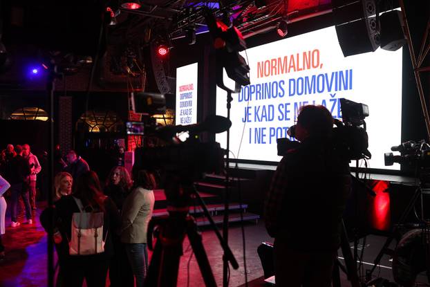 Zagreb: Izborni stožer predsjedničkog kandidata Zorana Milanovića u Tvornici Kulture