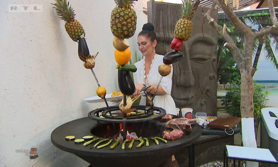 Desert posipala čvarcima: Bivša misica pretjerala je s mesom?