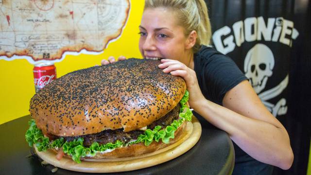 Hrvatski kapitalci burgeri: King Kong od 3 kg nahrani 8 ljudi