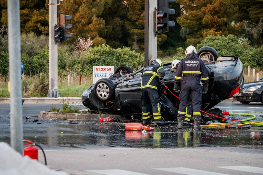 Dvije osobe poginule u prometnoj nesreći u Kaštel Sućurcu