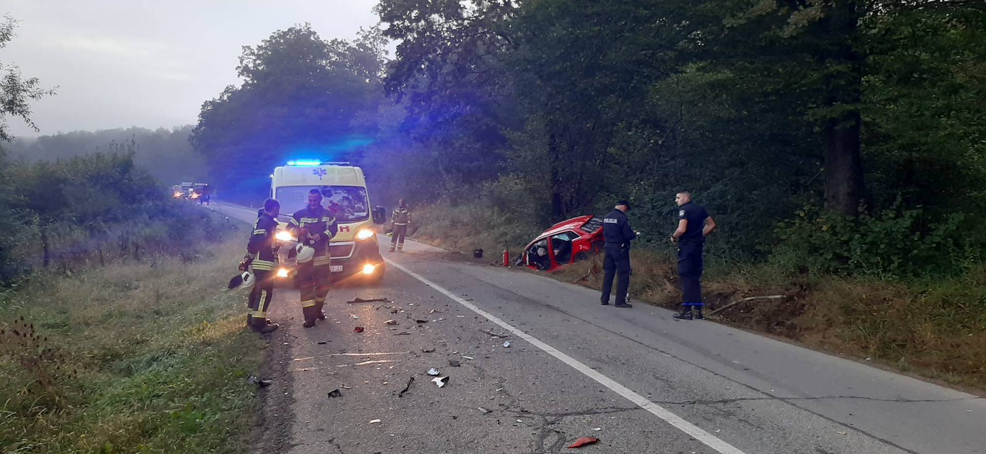 Frontalni sudar u Maloj Gorici, vatrogasci ih vadili iz vozila...