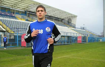 Umjesto u Manchester City ili Hajduk, Jelavić ide u Belupo