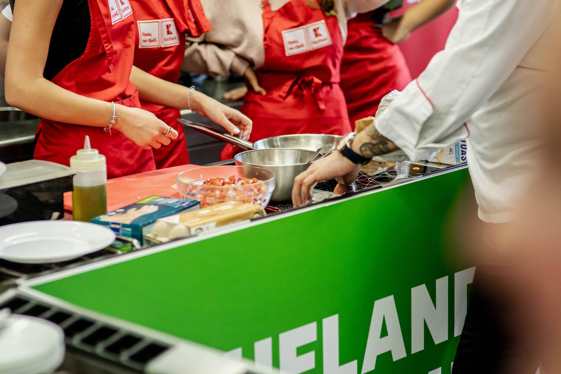 Mladi iz Centra Maestral u Kaufland školi kuhanja