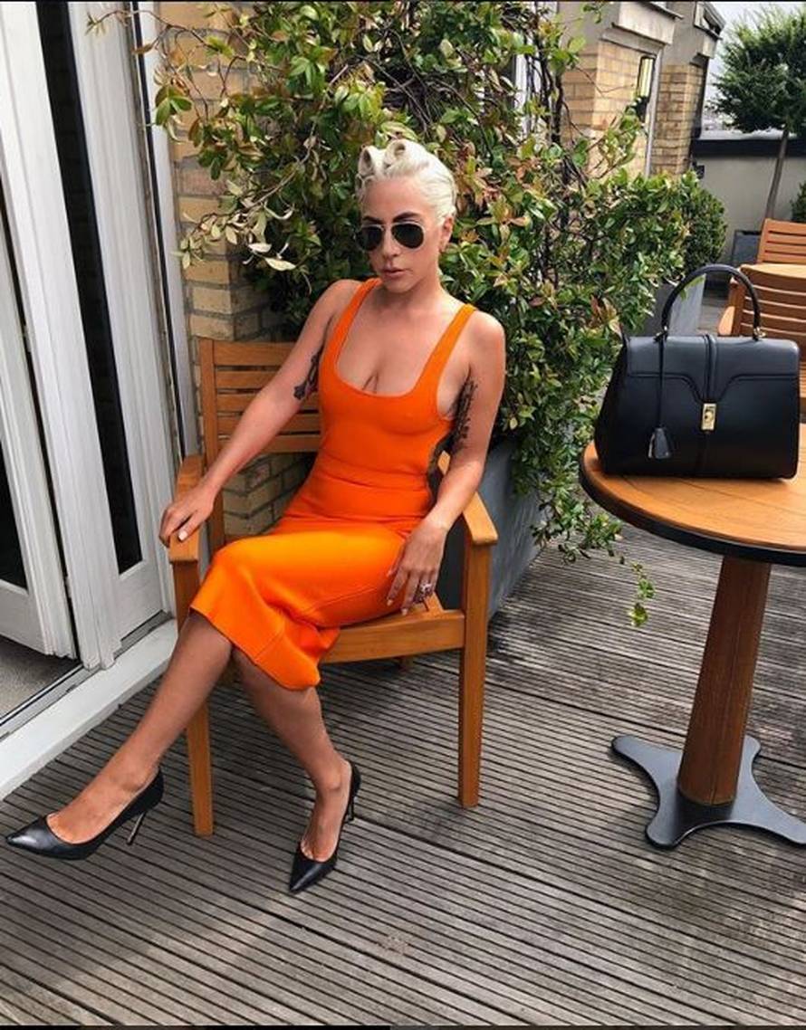 Lady GaGa pobjegla s dodjele nagrada: 'Moj anđeo mi umire'