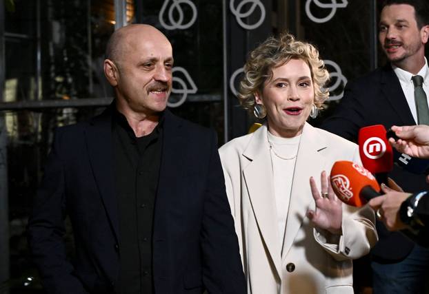 Zagreb: Ivana Kekin sa suprugom Milom stigla u predsjednički stožer