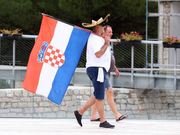 Šibenik:Odrzan je 'Prosvjedni skup protiv financiranja FALIŠ-a i svih ostalih protuhrvatskih dogaðanja'