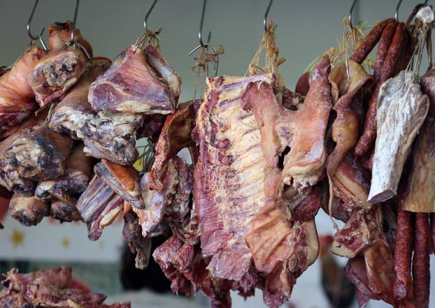 Šibenik: Ponuda suhomesnatih proizvoda