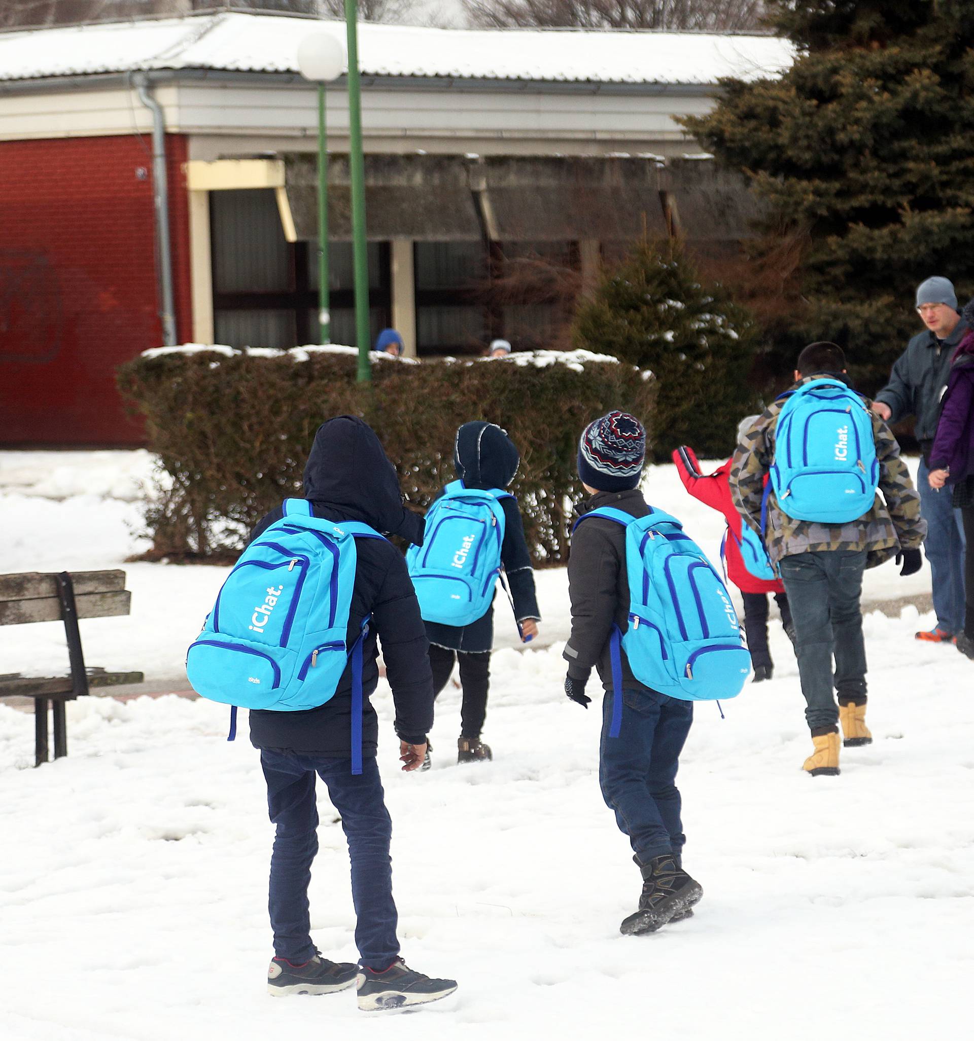 Novi početak: Djeca izbjeglica iz Porina krenula su u školu