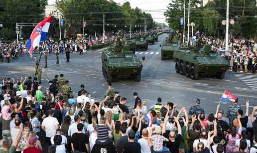 Mimohod ponosa Hrvatske vojske: Građani su uživali uz tenkove, dronove, Rafale...