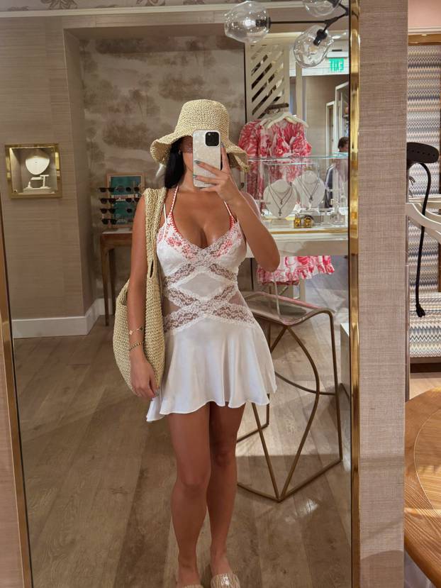 FOTO Bellinghamova djevojka zapalila internet objavom. Oko nje kruže zlobni komentari