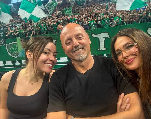 FOTO Srpkinja vodi košarkaše, voli Hrvatsku i ruši predrasude