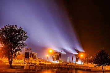 Zagreb: Spektakularna svjetlosna proba na Hipodromu uo&ccaron;i Thompsonovog koncerta