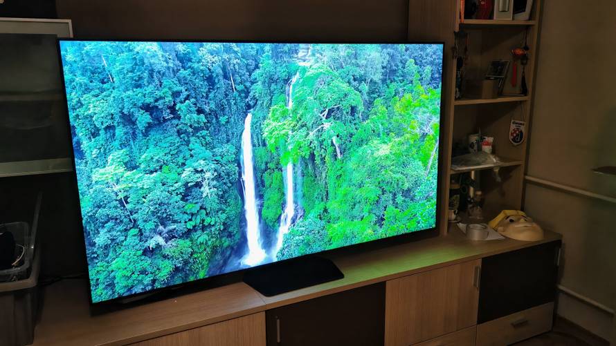 Testirali smo Samsung QN90F: Moćan TV koji se ne boji svjetla