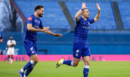 FOTO Stojkovi&cacute; se ispri&ccaron;avao navija&ccaron;ima, a Mario Kova&ccaron;evi&cacute; djelovao zami&scaron;ljeno na klupi