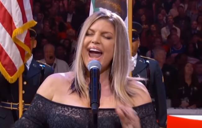 Pjevala je previše seksi: Fanovi 'popljuvali' Fergie zbog himne