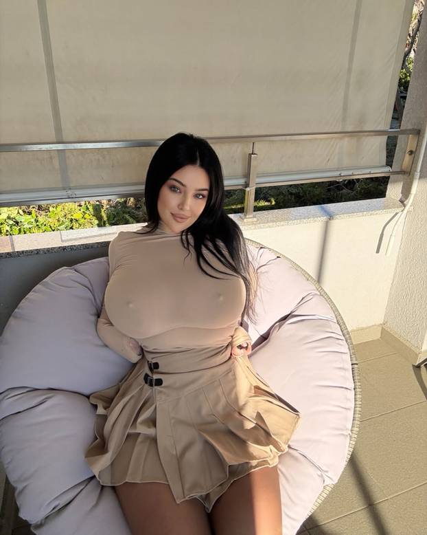 Za prste polizati! Claudia Rivier pravit će kolače, a pokazala je i kako muti jaja te puni sarmice