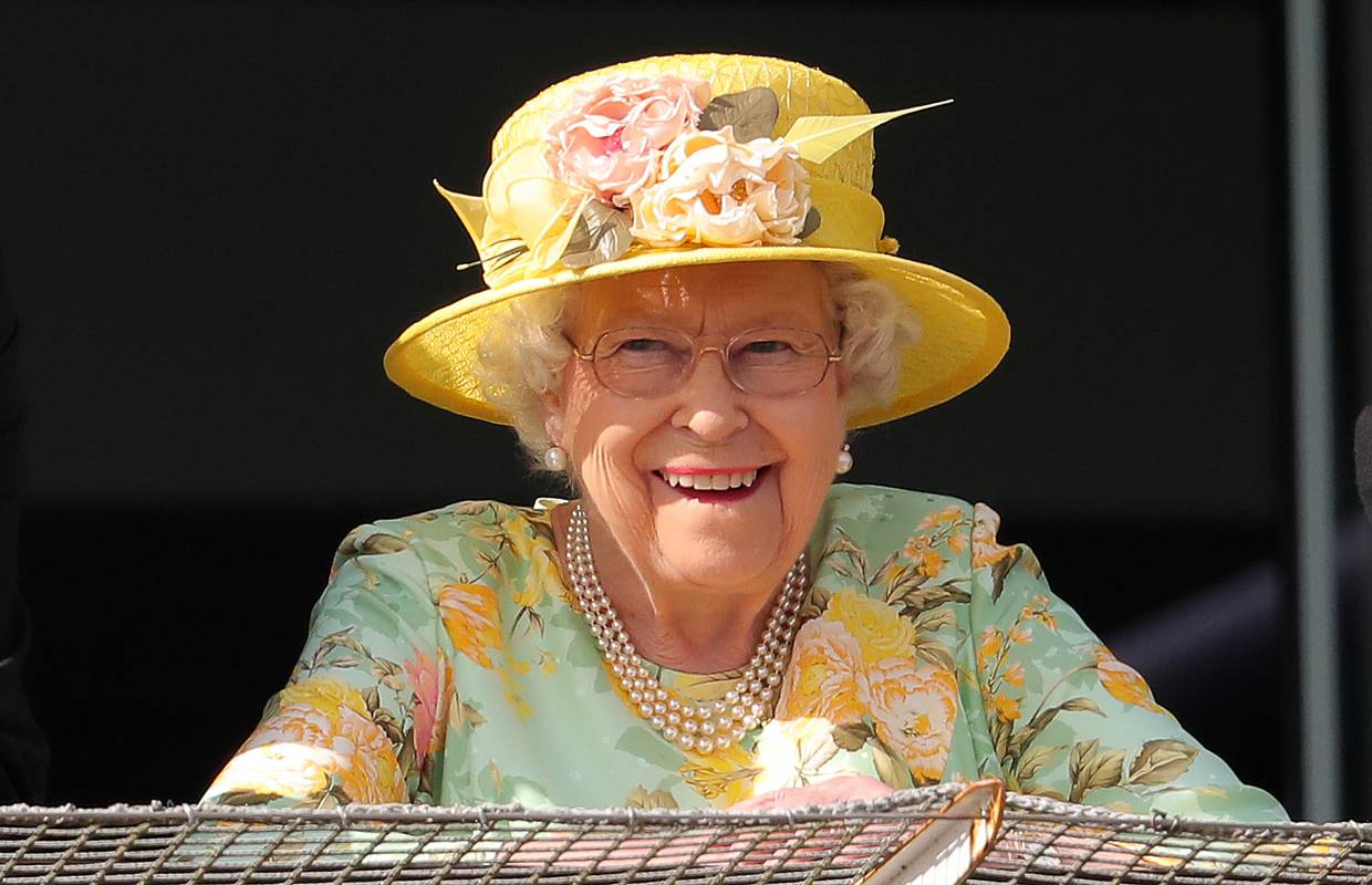 Žena iz inozemstva 'iskeširala' 63 tisuće kuna za pismo kraljice