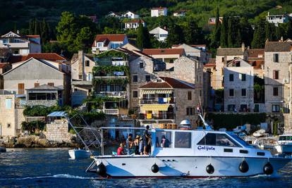Akcijom 'hrvatski otoci - COVID free zone' turisti će  biti upoznati sa situacijom na našim otocima