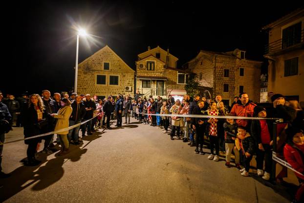 Svečani doček za Marka Livaju i Marija Pašalića organiziran je u Kaštel Kambelovcu