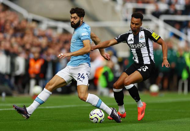 Premier League - Newcastle United v Manchester City