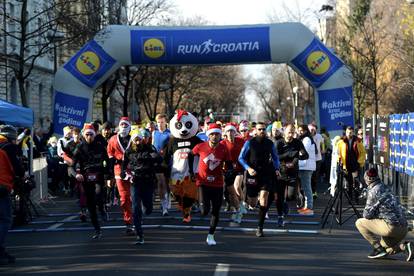 Ulicama Zagreba: Humanitarna i kostimirana utrka Advent Run