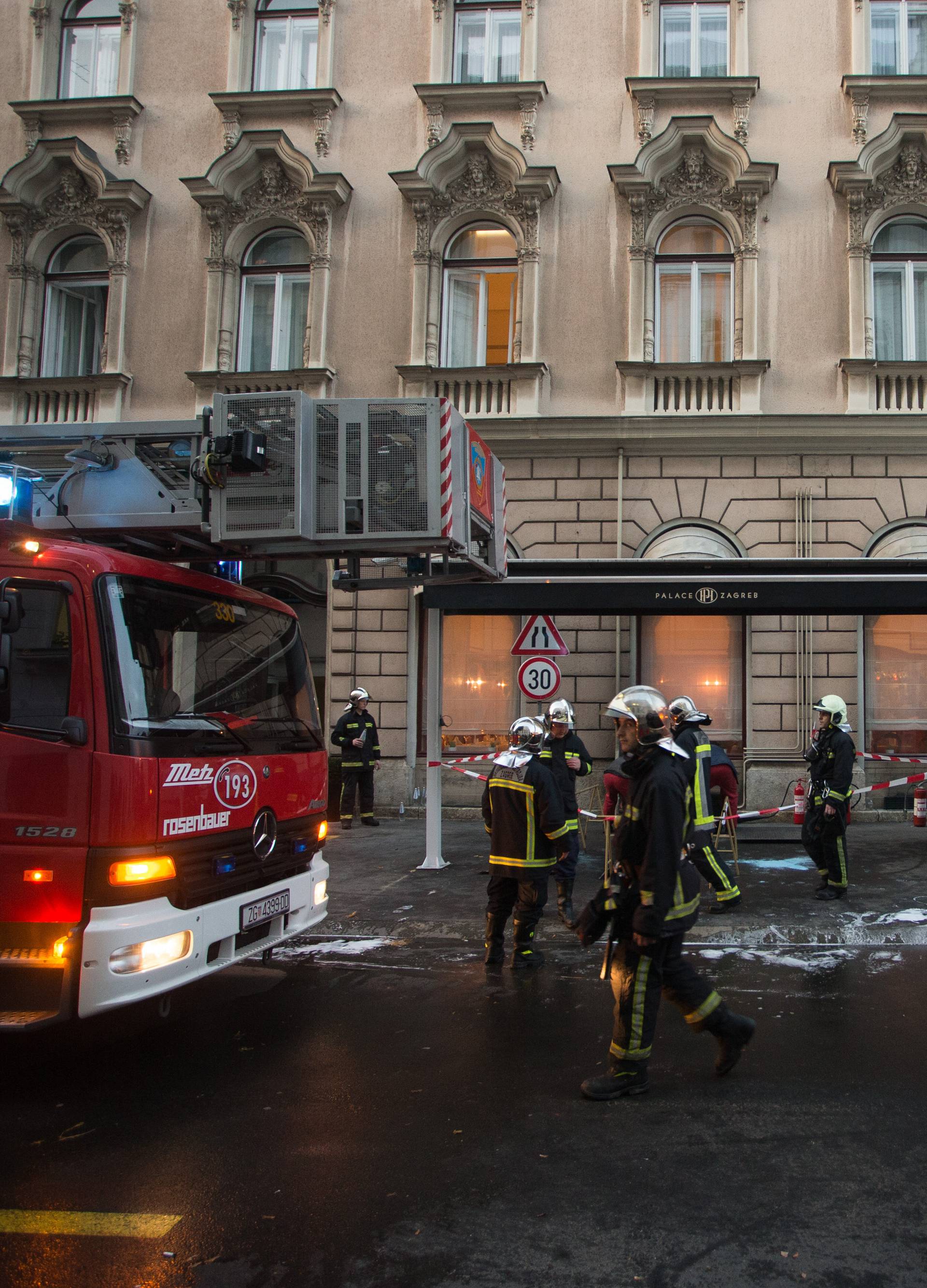 Izbio požar u hotelu Palace u Zagrebu: Sve se jako zadimilo