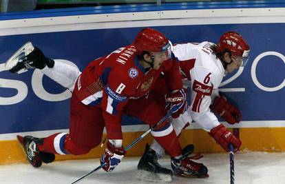 SP Hokej: Favoriti u Moskvi krenuli uvjerljivo