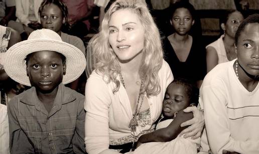 Madonna: U Malaviju se ne mogu brinuti za Mercy (4)