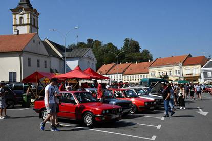 FOTO Oldtimer susret u Požegi