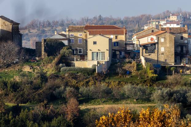 Kuća Ivane i Mile Kekina u Momjanu u blizini Buja