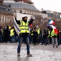 'Žuti prsluci'  kreću u povorku mira s juga zemlje do Pariza