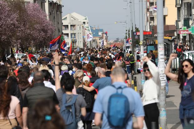 Beograd: Studenti i građani koji su iz  Čukarice krenuli u centar  grada