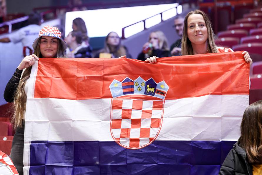 Malmo: Navijači Hrvatske i Mađarske na rukometnoj utakmici EHF prvenstva