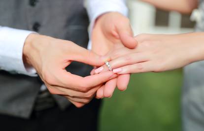 Znanost otkrila devet ne tako romantičnih činjenica o braku
