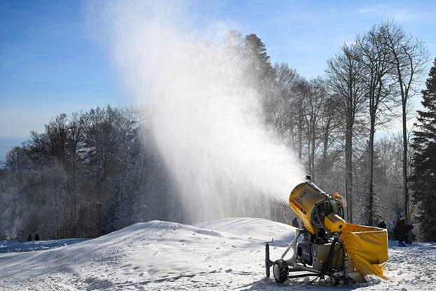 Sunčano novogodišnje jutro na Sljemenu