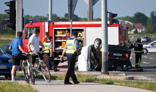 Sudar auta i motora: Poginuo motorist i suvozačica iz auta