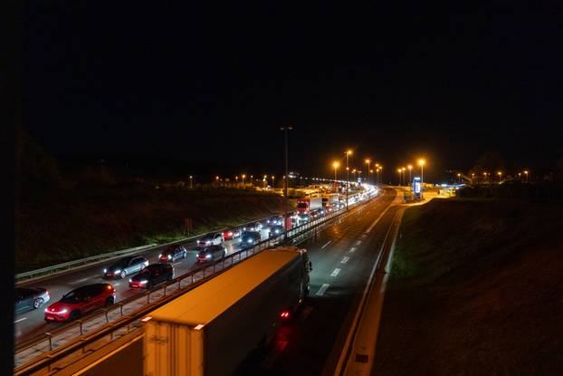 Brinje: Velika kolona vozila ispred tunela na autocesti A1 