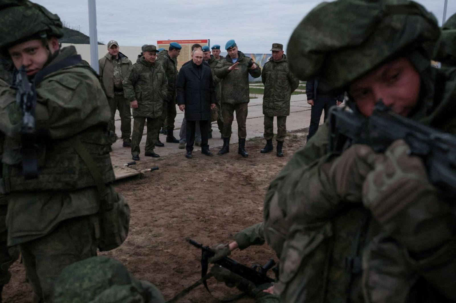 Russian President Vladimir Putin inspects preparations of mobilised reservists at a military training centre in Ryazan Region