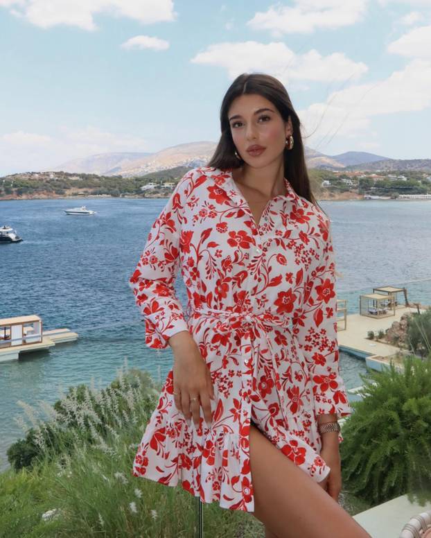 FOTO Zato su oni profesionalci. Kći srpskog košarkaškog agenta mamila poglede bez grudnjaka