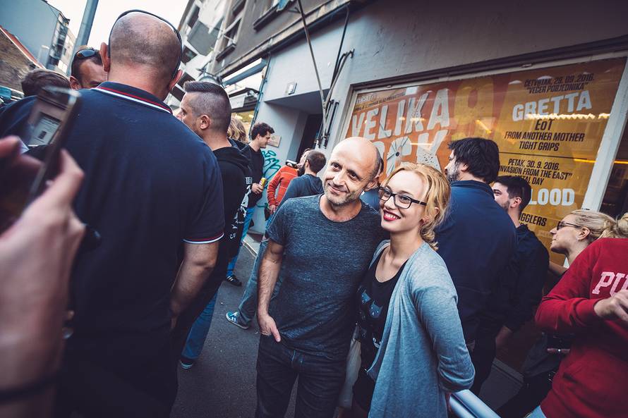 200 fanova Piva, Brkova i Šanka na kvartovskom tulumu