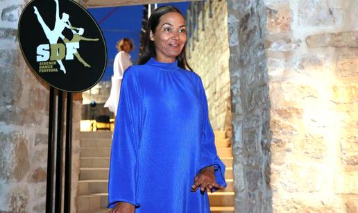 Fani &Ccaron;apalija pojavila se prvi put u javnosti od smrti sestre