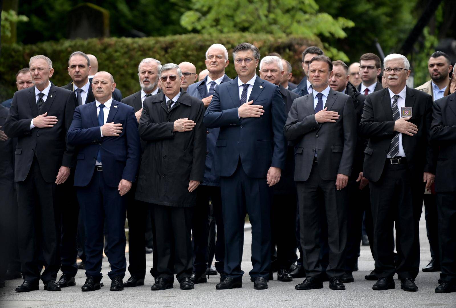 Zagreb: Državni vrh na Mirogoju sudjelovao na komemoraciji za žrtve Bleiburške tragedije