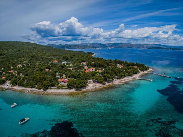 Fotografije iz zraka uvale Krknjaši na Drveniku Velom