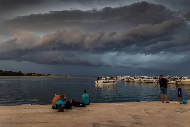 Novalja: Dolazak olujnog nevremena nad Novalju